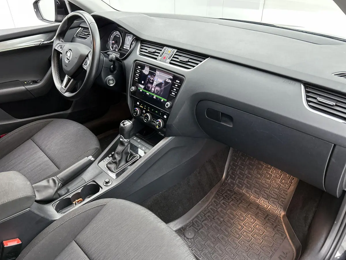 1.5 TSI Greentech Business Edition Plus | AUTOMAAT | ACHTERUITRIJCAMERA | STOELVERWARMING | APPLE CARPLAY - ANDROID AUTO | CLIMATE CONTROL | CRUISE CONTROL | ELEKTRISCHE KOFFERKLEP |