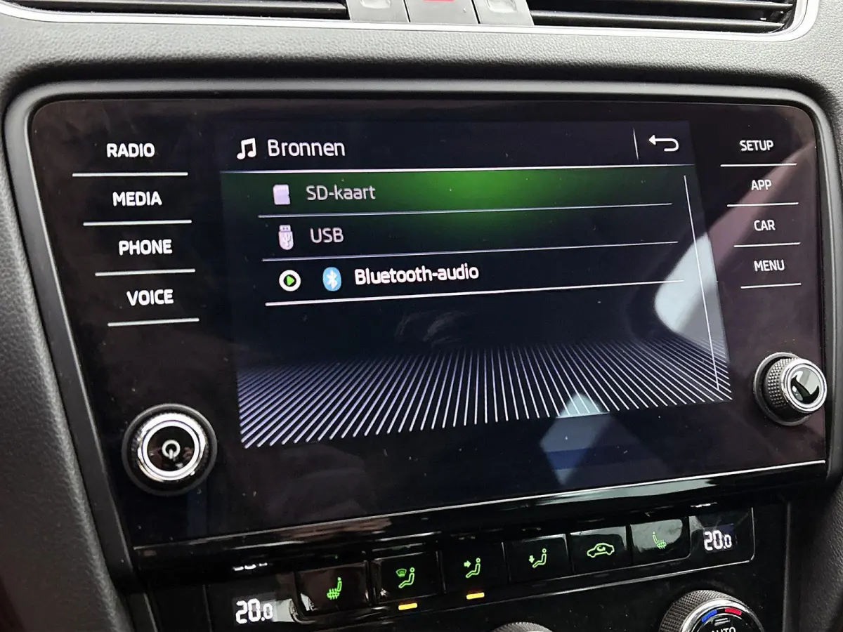 1.5 TSI Greentech Business Edition Plus | AUTOMAAT | ACHTERUITRIJCAMERA | STOELVERWARMING | APPLE CARPLAY - ANDROID AUTO | CLIMATE CONTROL | CRUISE CONTROL | ELEKTRISCHE KOFFERKLEP |