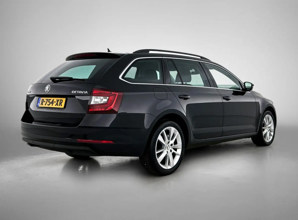1.5 TSI Greentech Business Edition Plus | AUTOMAAT | ACHTERUITRIJCAMERA | STOELVERWARMING | APPLE CARPLAY - ANDROID AUTO | CLIMATE CONTROL | CRUISE CONTROL | ELEKTRISCHE KOFFERKLEP |