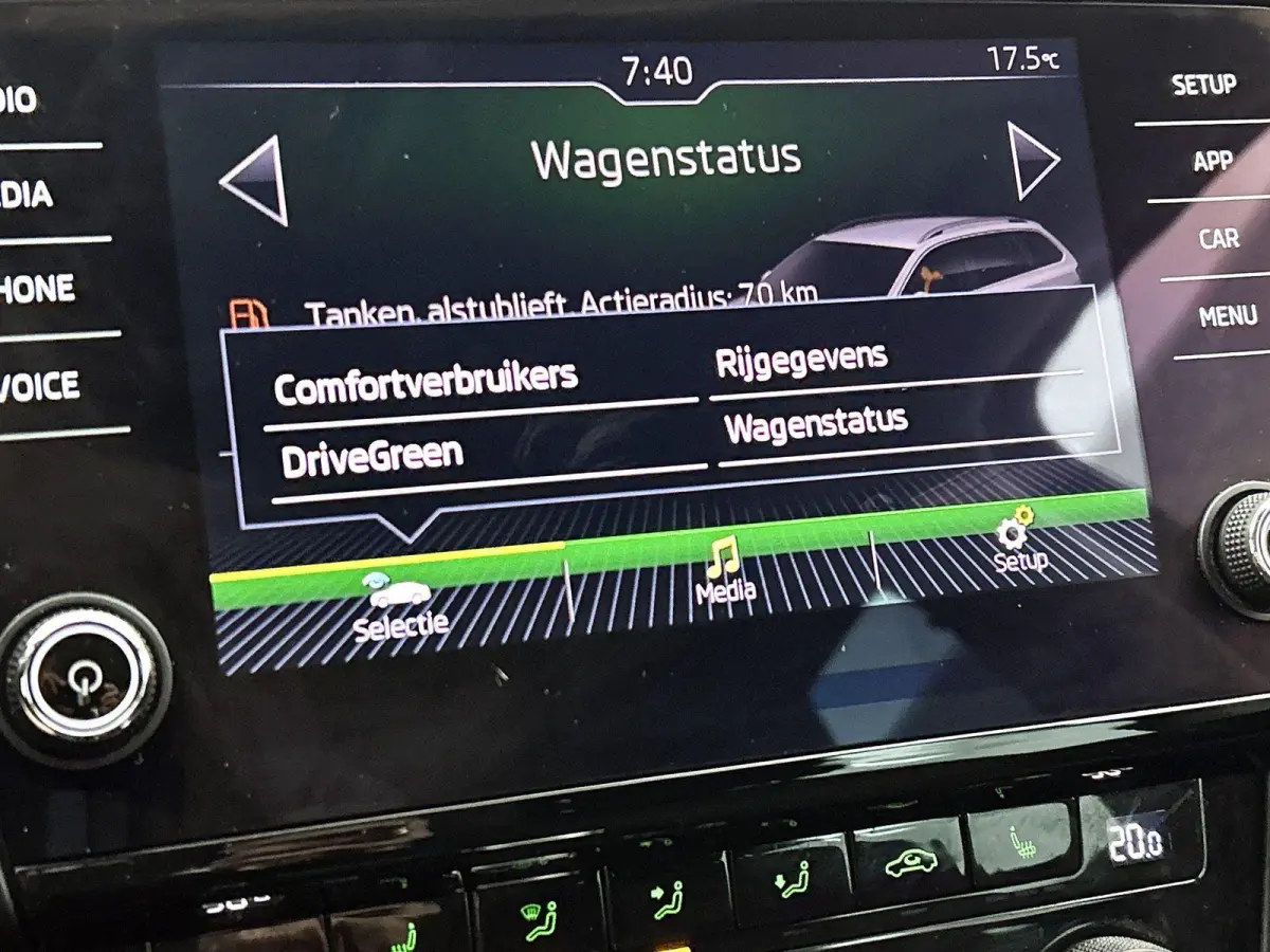 1.5 TSI Greentech Business Edition Plus | AUTOMAAT | ACHTERUITRIJCAMERA | STOELVERWARMING | APPLE CARPLAY - ANDROID AUTO | CLIMATE CONTROL | CRUISE CONTROL | ELEKTRISCHE KOFFERKLEP |