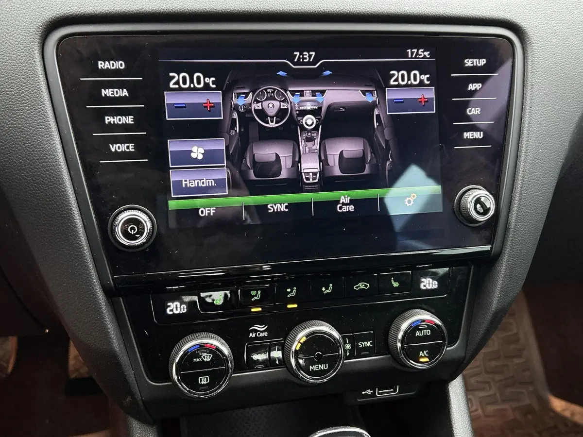 1.5 TSI Greentech Business Edition Plus | AUTOMAAT | ACHTERUITRIJCAMERA | STOELVERWARMING | APPLE CARPLAY - ANDROID AUTO | CLIMATE CONTROL | CRUISE CONTROL | ELEKTRISCHE KOFFERKLEP |
