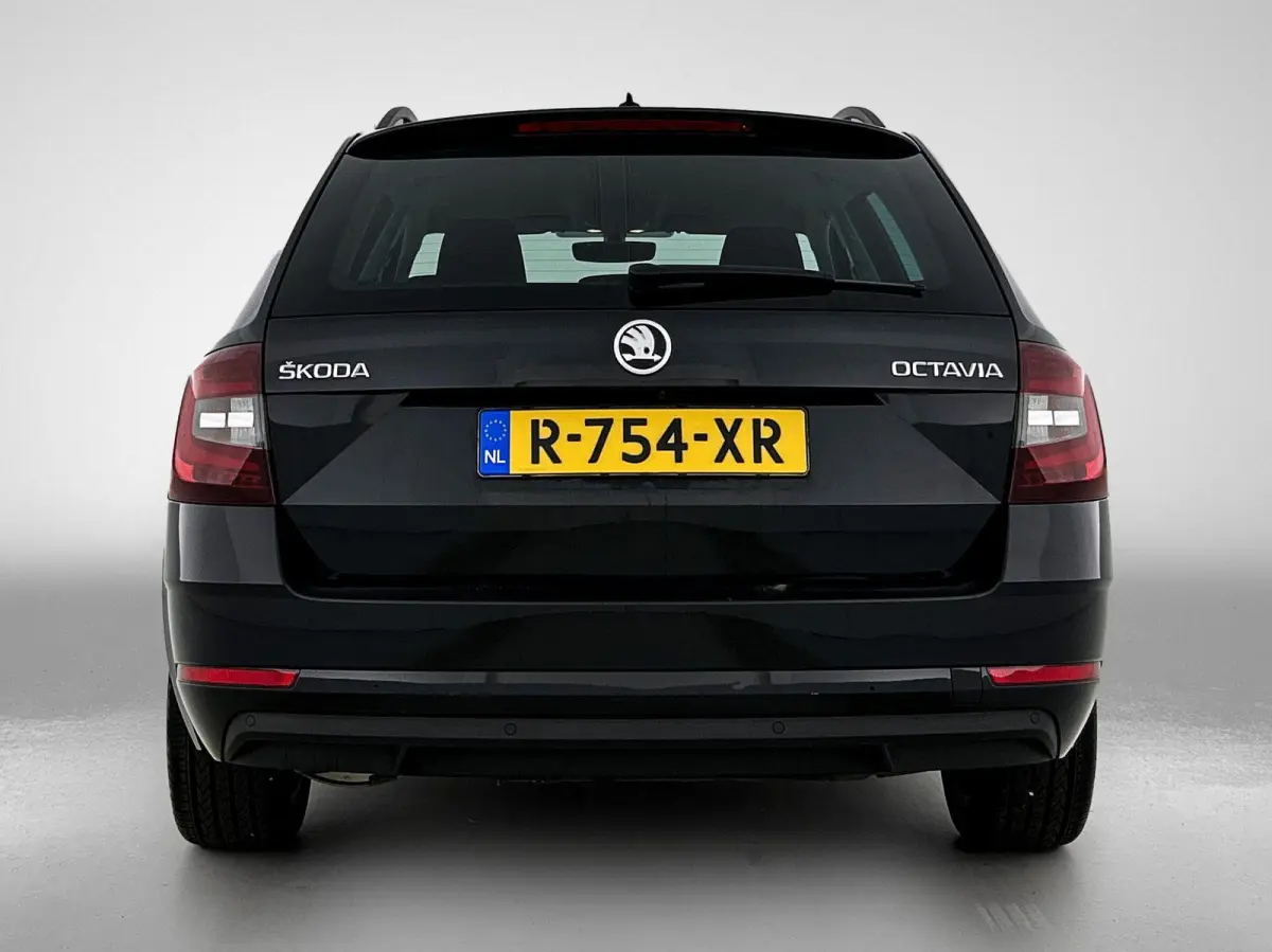 1.5 TSI Greentech Business Edition Plus | AUTOMAAT | ACHTERUITRIJCAMERA | STOELVERWARMING | APPLE CARPLAY - ANDROID AUTO | CLIMATE CONTROL | CRUISE CONTROL | ELEKTRISCHE KOFFERKLEP |