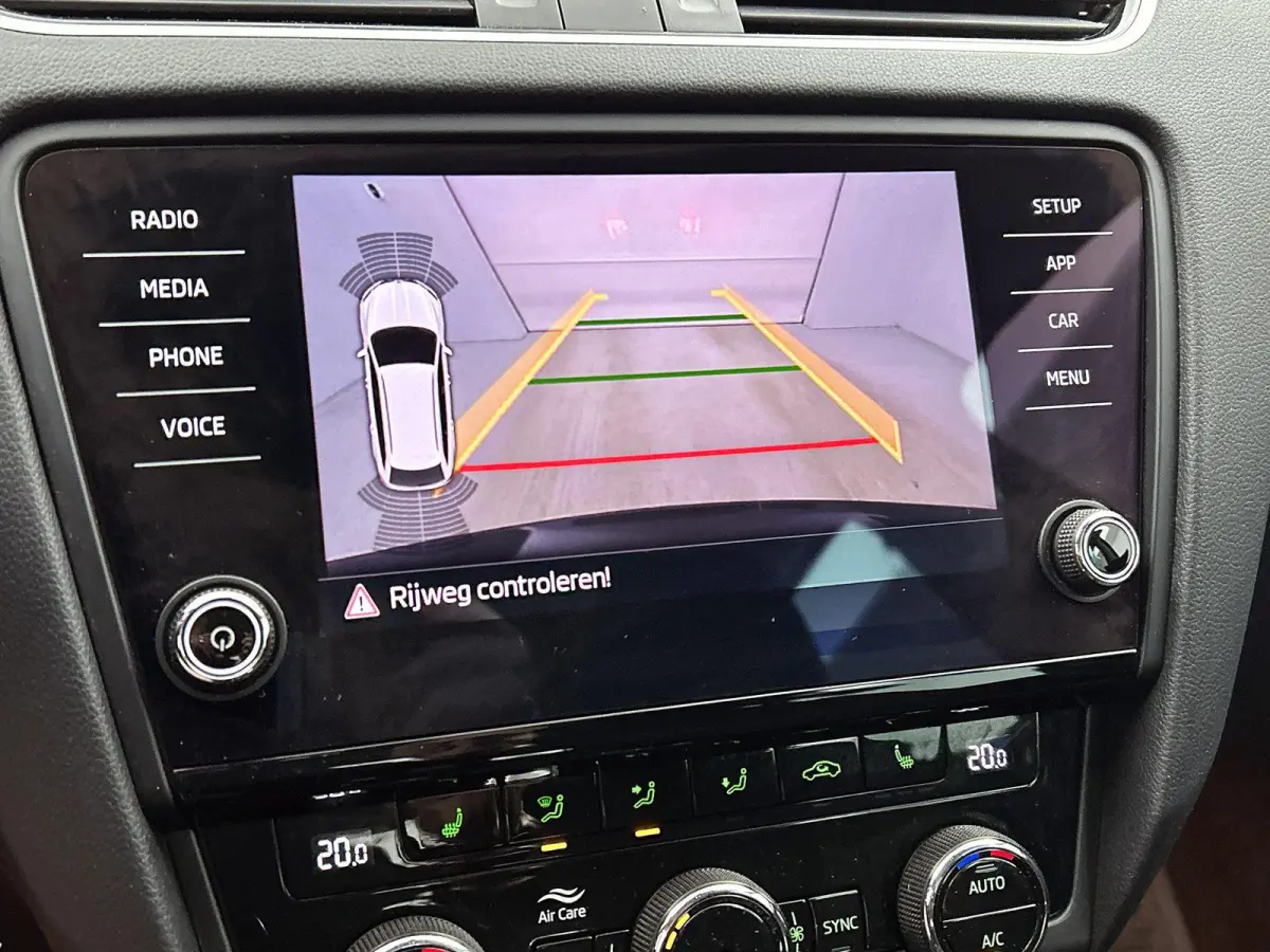 1.5 TSI Greentech Business Edition Plus | AUTOMAAT | ACHTERUITRIJCAMERA | STOELVERWARMING | APPLE CARPLAY - ANDROID AUTO | CLIMATE CONTROL | CRUISE CONTROL | ELEKTRISCHE KOFFERKLEP |
