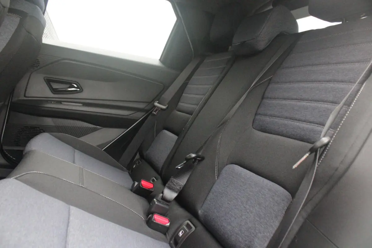 COMFORT RANGE ICONIC CINQ 52 kWh *NIEUWE AUTO!* | PACK WINTER: (ELEKTRISCH VERWARMBARE VOORSTOELEN/ELEKTRISCH VERWARMBAAR STUURWIEL, BESTUURDERSSTOEL MET ELEKTRISCH VERSTELBARE LENDESTEUN, I