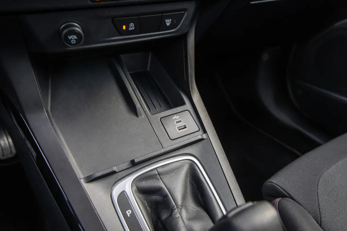 1.0 EcoBoost ST-Line | Achteruitrijcamera | Winterpack | Parkeersensor achter | Lane Keeping | Apple Carplay/Android Auto | Achteruitrijcamera | Apple Carplay/Android Auto|telefoonintegratie