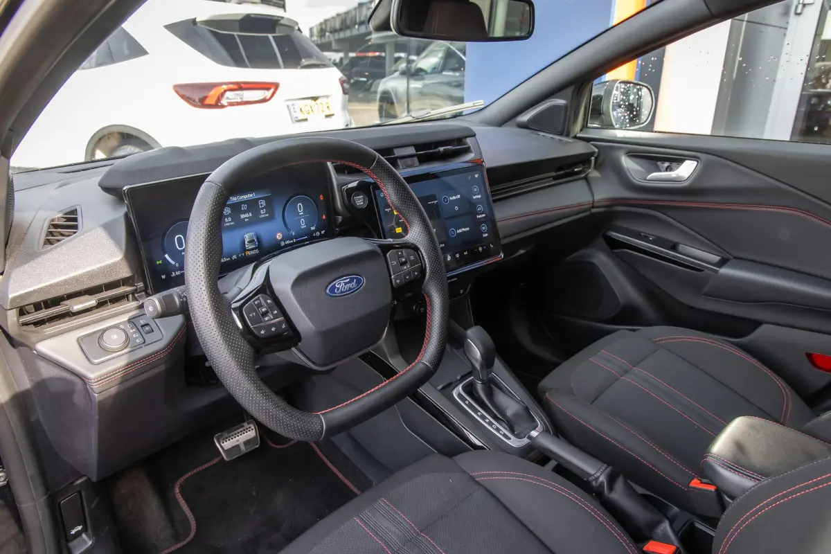 1.0 EcoBoost ST-Line | Achteruitrijcamera | Winterpack | Parkeersensor achter | Lane Keeping | Apple Carplay/Android Auto | Achteruitrijcamera | Apple Carplay/Android Auto|telefoonintegratie