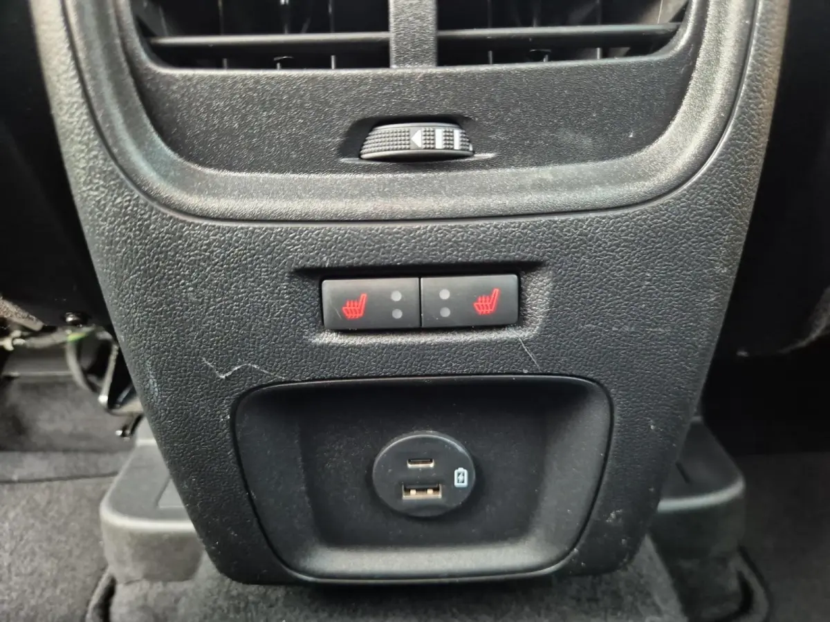 1.5 EcoBoost Titanium X | Bluetooth | Cruise Control | Climate Control | Stoelverwarming Voor en Achter | Trekhaak | LM Velgen | Parkeersensoren |