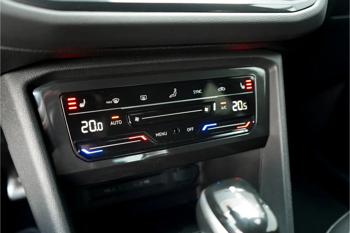 1.4 TSI eHybrid R-Line HUD Leder Memory Pano ACC Keyless 360° Black Pack 20"