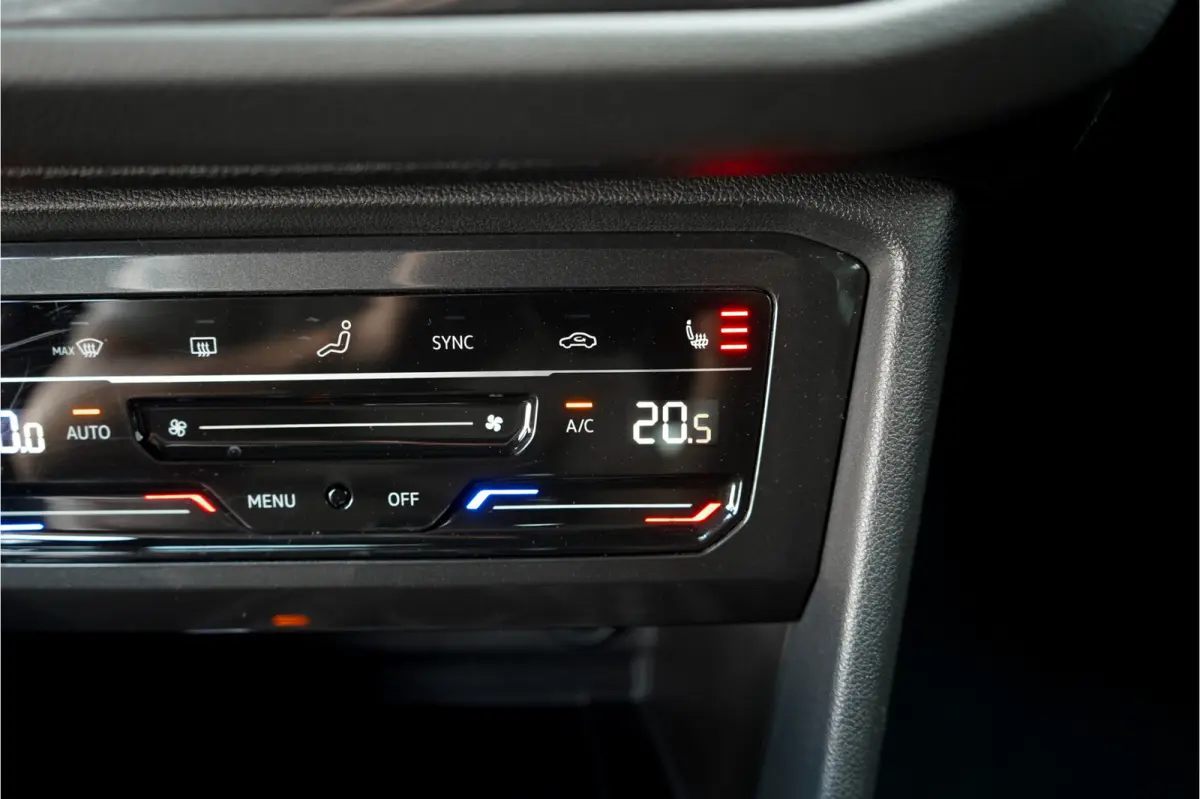 1.4 TSI eHybrid R-Line HUD Leder Memory Pano ACC Keyless 360° Black Pack 20"