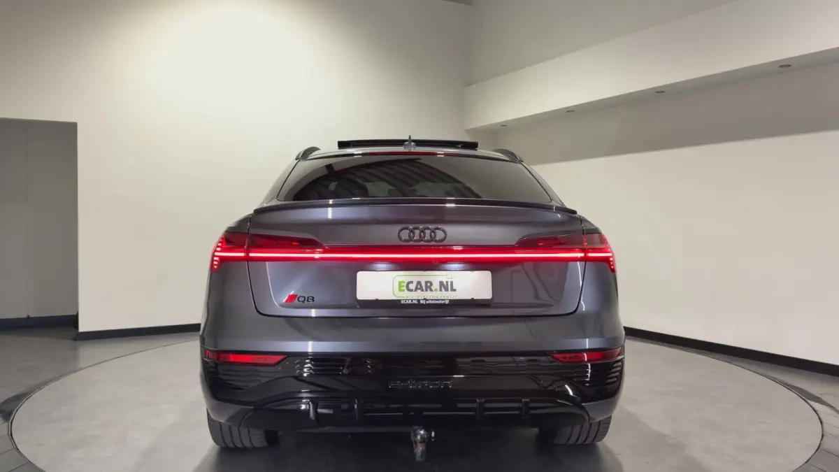 55 quattro S Edition 115 kWh | 22kW lader | Panoramadak | Keyless | Matrix LED