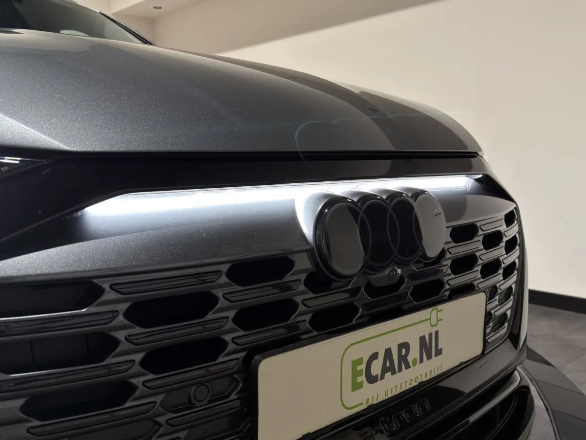 55 quattro S Edition 115 kWh | 22kW lader | Panoramadak | Keyless | Matrix LED
