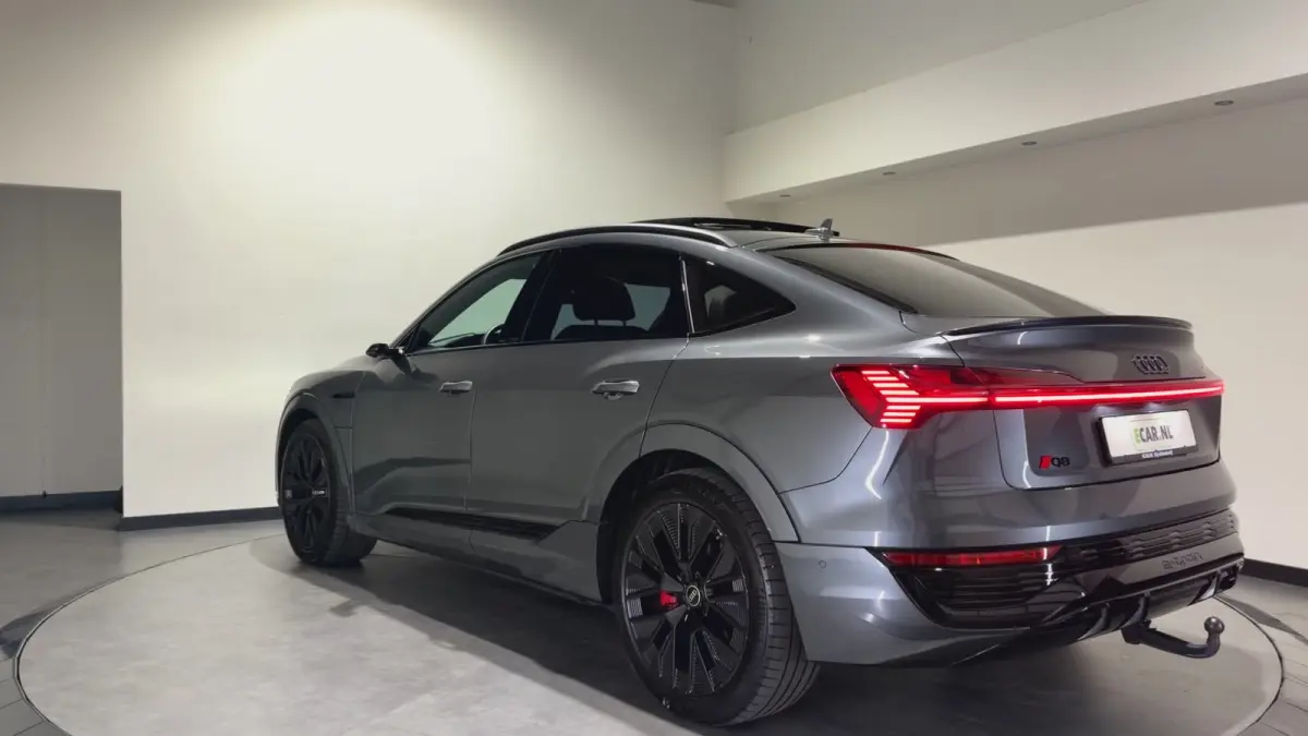 55 quattro S Edition 115 kWh | 22kW lader | Panoramadak | Keyless | Matrix LED