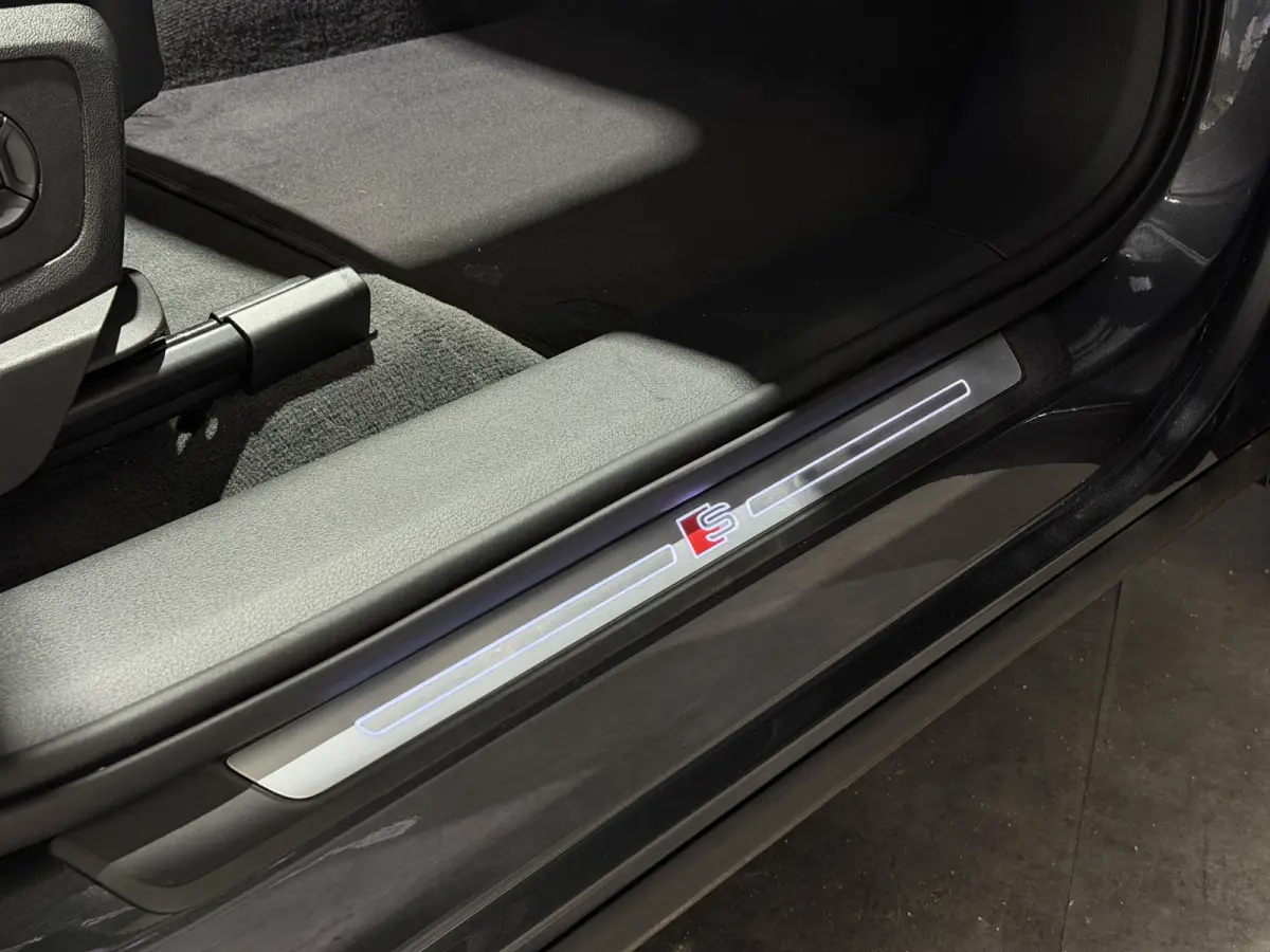 55 quattro S Edition 115 kWh | 22kW lader | Panoramadak | Keyless | Matrix LED