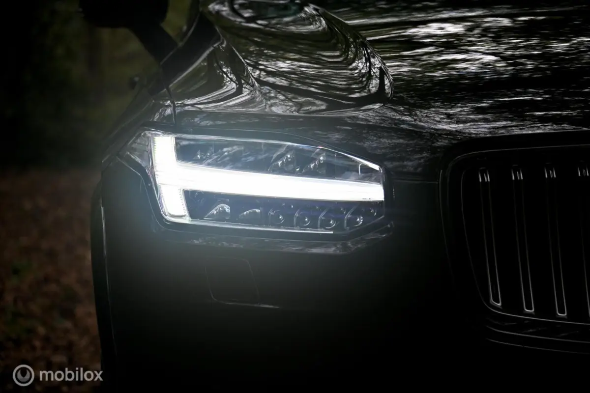 2.0 T8 Recharge AWD Ultimate Bright| Long Range!|