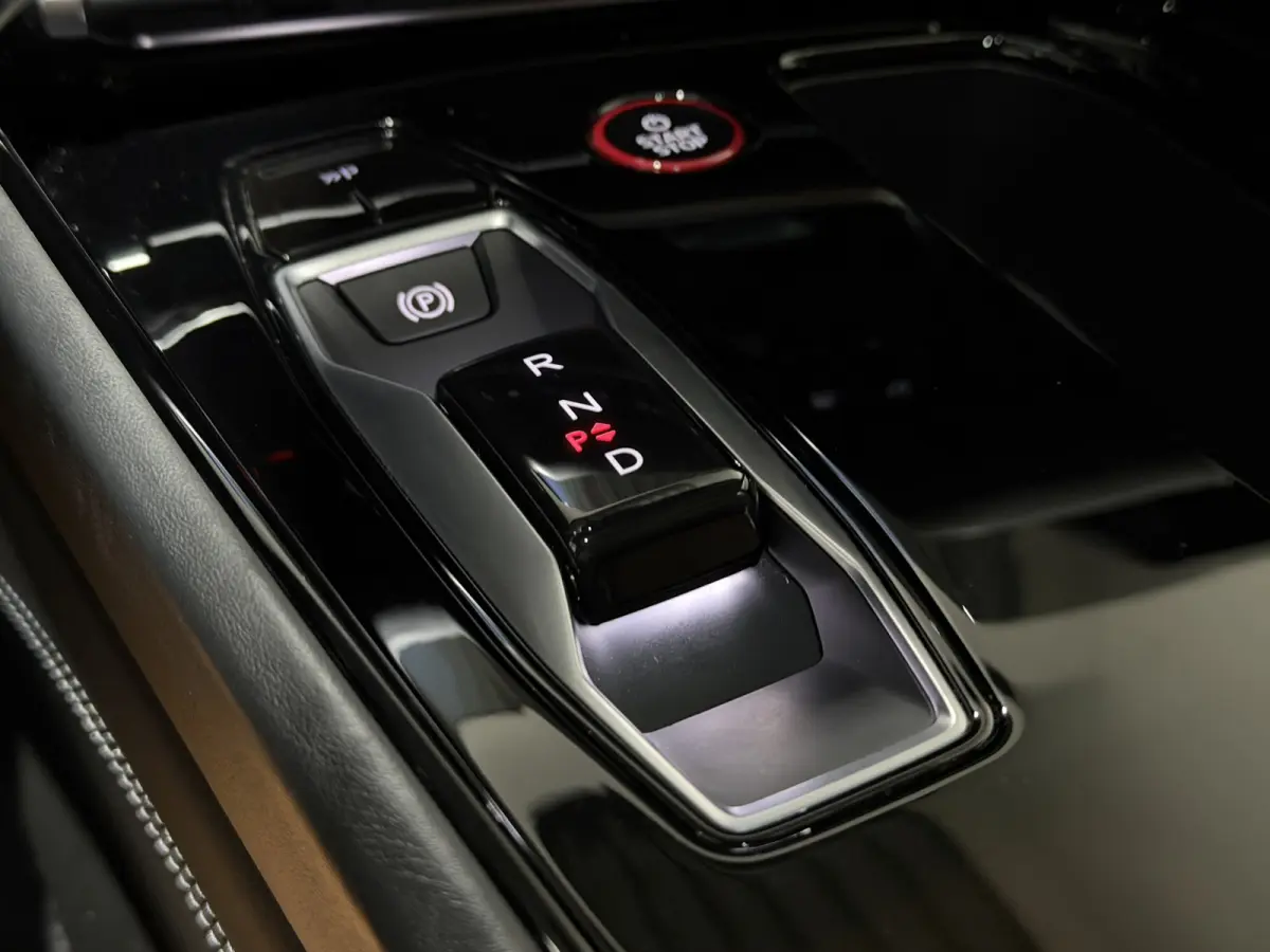 93 kWh | SOH 89% | Achterasbesturing | ACC | Nappa Leder | Laser LED