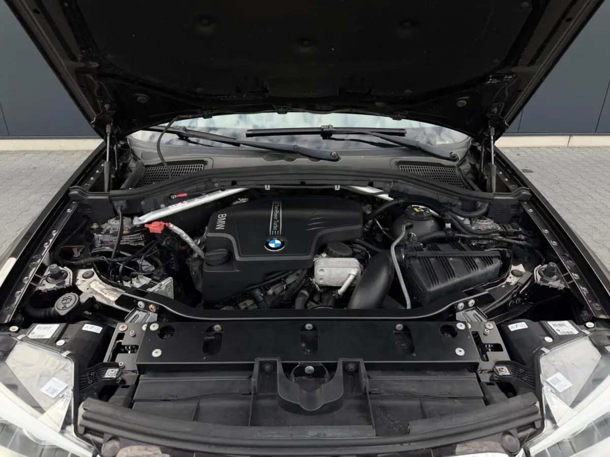 xDrive28I X-Line Xenon - Pano - Leder - Trekhaak - Keurige Auto
