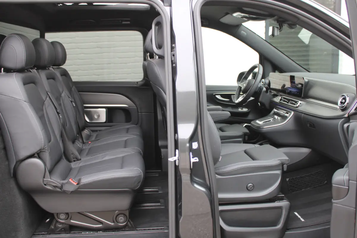 300d / DC / AMG / 4-Matic / Elec Stoelen / Luchtvering / Panorama / 360 Cam / Burmester / Vol Opties / NIEUWSTAAT