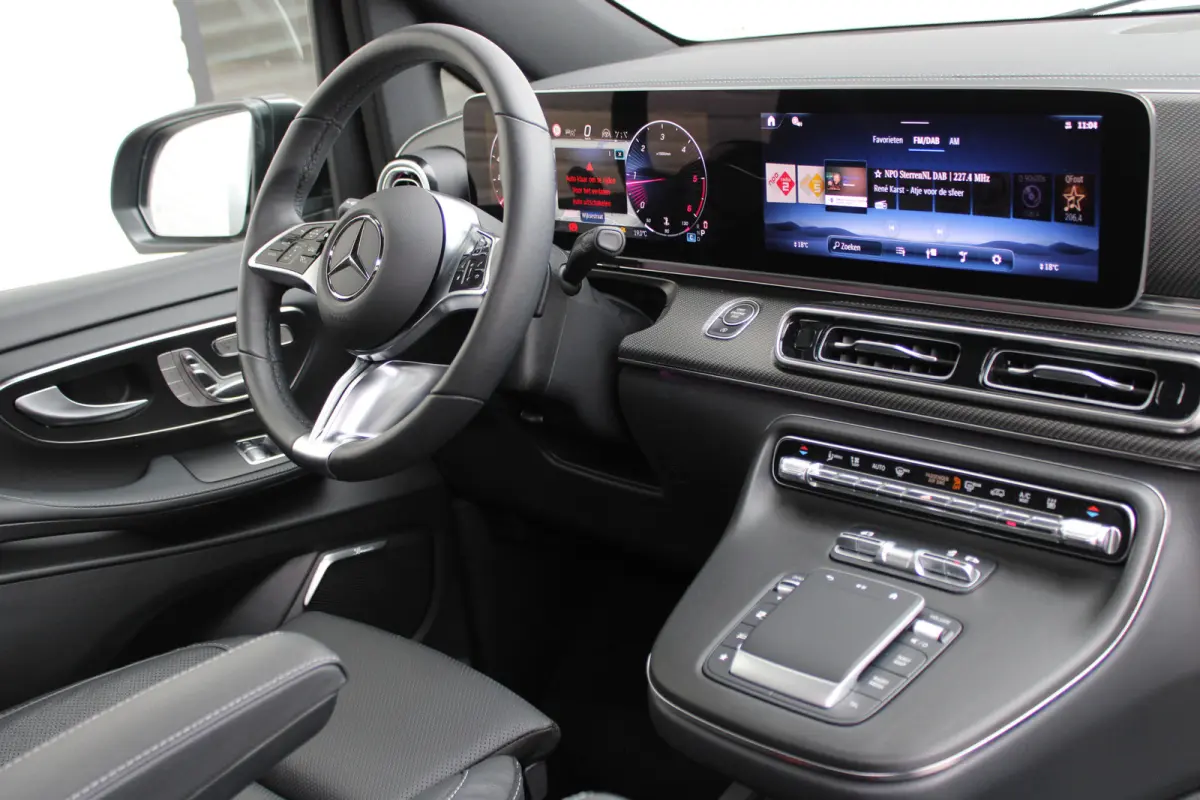 300d / DC / AMG / 4-Matic / Elec Stoelen / Luchtvering / Panorama / 360 Cam / Burmester / Vol Opties / NIEUWSTAAT