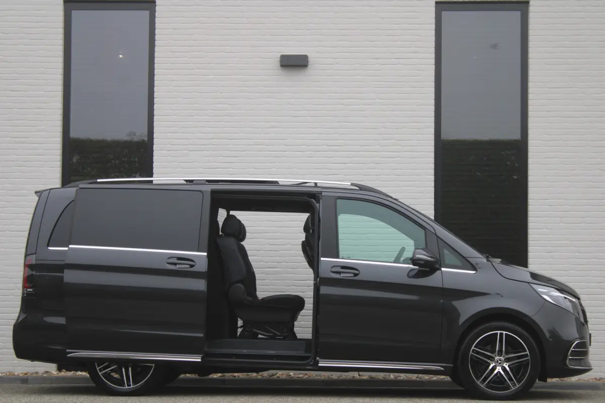 300d / DC / AMG / 4-Matic / Elec Stoelen / Luchtvering / Panorama / 360 Cam / Burmester / Vol Opties / NIEUWSTAAT