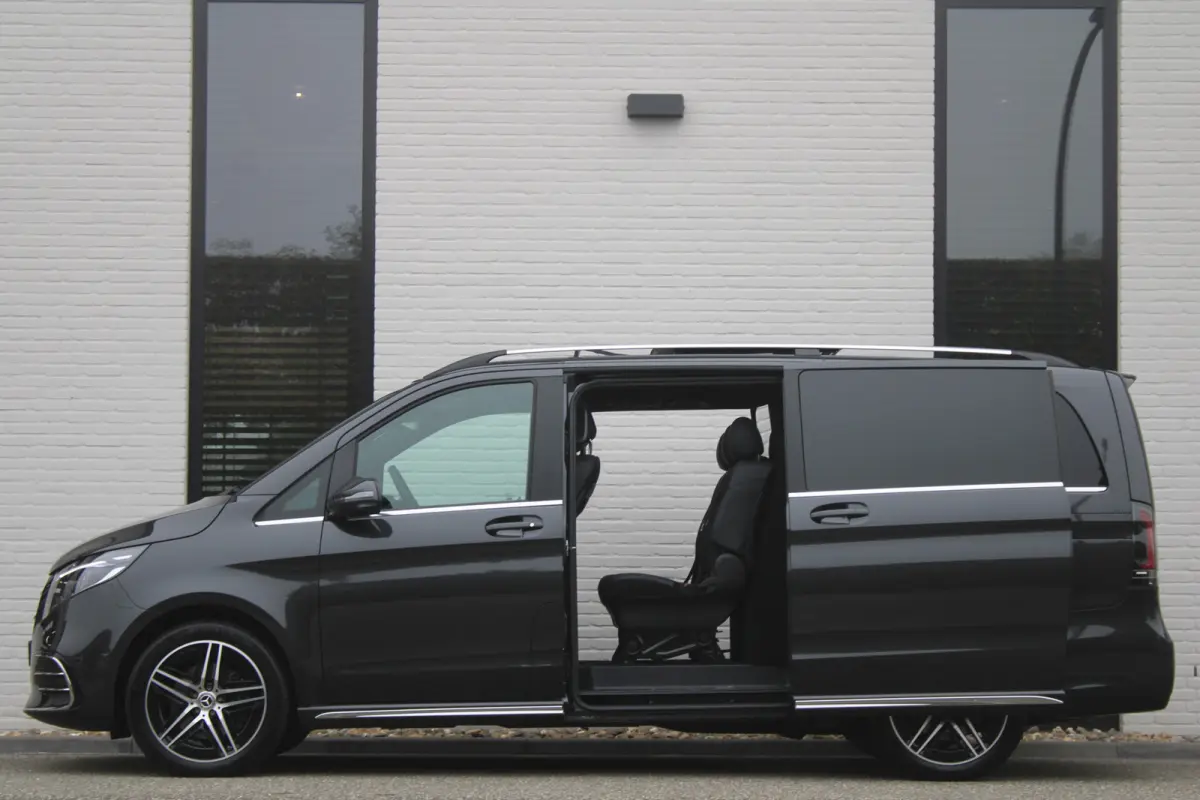 300d / DC / AMG / 4-Matic / Elec Stoelen / Luchtvering / Panorama / 360 Cam / Burmester / Vol Opties / NIEUWSTAAT