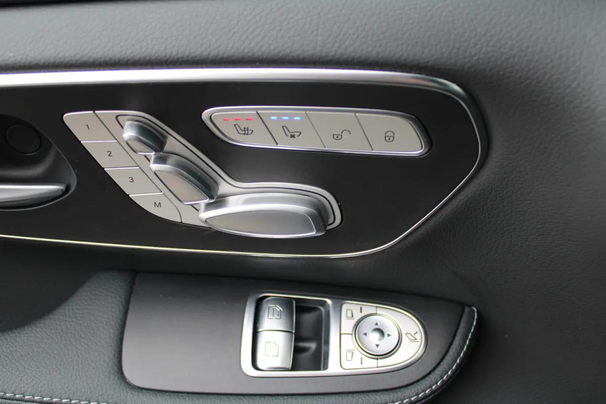 300d / DC / AMG / 4-Matic / Elec Stoelen / Luchtvering / Panorama / 360 Cam / Burmester / Vol Opties / NIEUWSTAAT