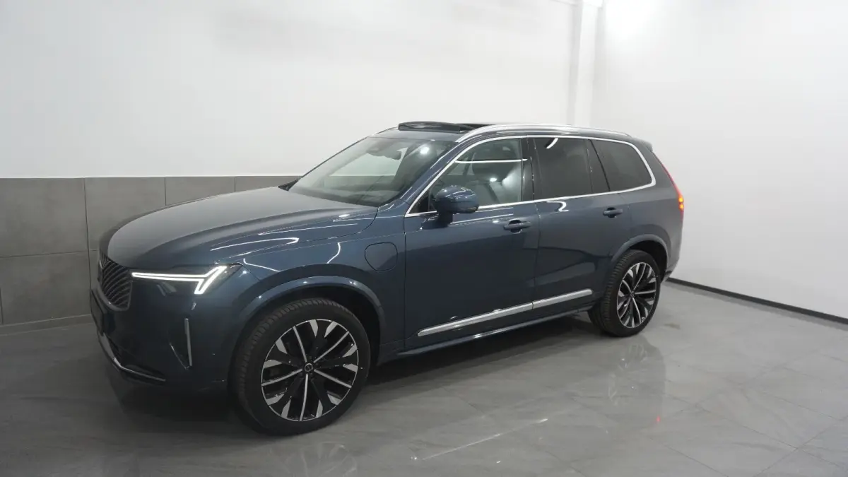 2.0 T8 Plug-in hybrid AWD Plus Bright ** FULL OPTIONS, PANO, TREKH, 21-inch LMV, H&K SOUND ** 41k onder NP - UNFALLFREI ** ** INFORMEER OOK NAAR ONZE AANTREKKELIJKE FINANCIAL-LEASE TARIEVEN 