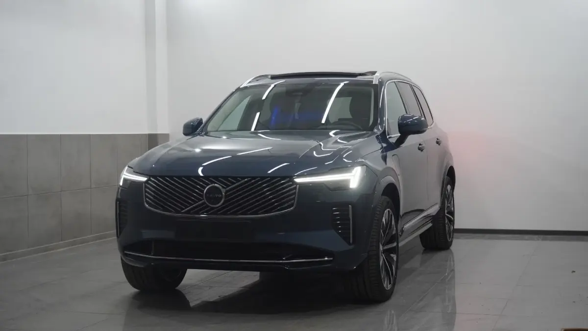 2.0 T8 Plug-in hybrid AWD Plus Bright ** FULL OPTIONS, PANO, TREKH, 21-inch LMV, H&K SOUND ** 41k onder NP - UNFALLFREI ** ** INFORMEER OOK NAAR ONZE AANTREKKELIJKE FINANCIAL-LEASE TARIEVEN 