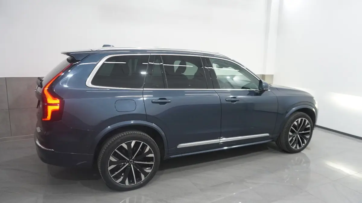 2.0 T8 Plug-in hybrid AWD Plus Bright ** FULL OPTIONS, PANO, TREKH, 21-inch LMV, H&K SOUND ** 41k onder NP - UNFALLFREI ** ** INFORMEER OOK NAAR ONZE AANTREKKELIJKE FINANCIAL-LEASE TARIEVEN 
