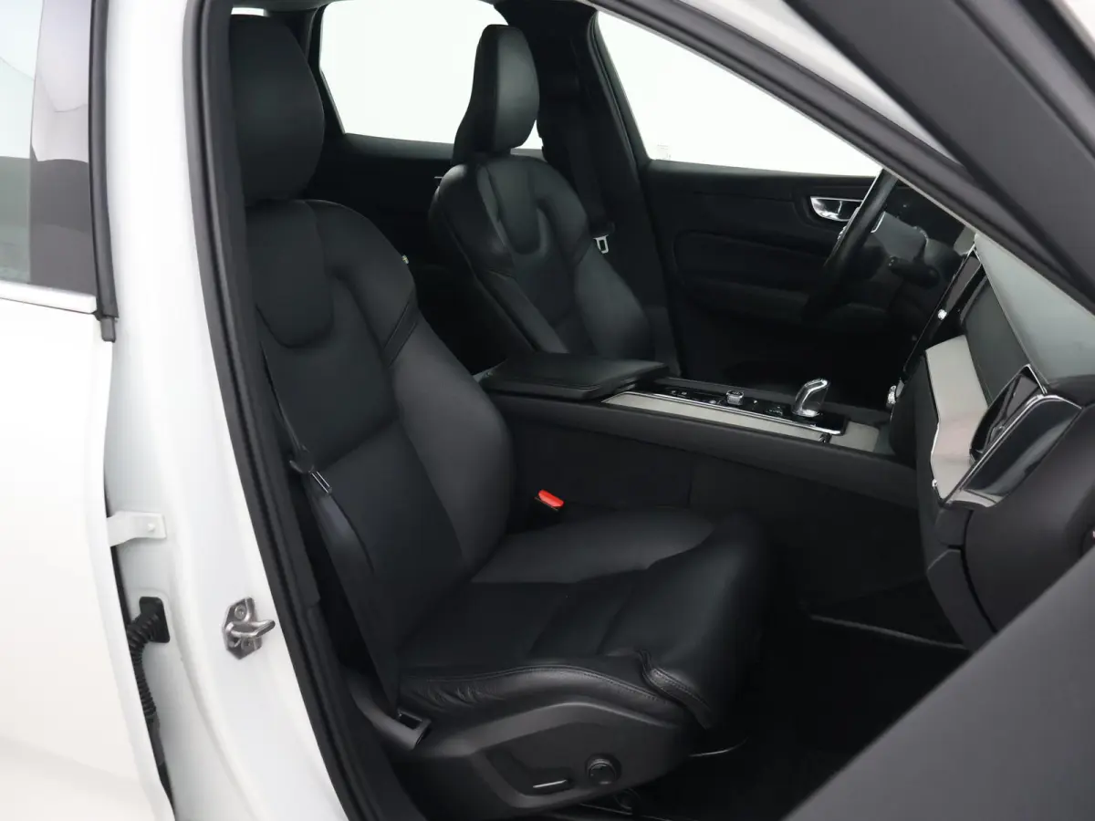 2.0 T8 TWIN ENGINE 390 PK AWD INSCRIPTION | TREKHAAK | PANORAMA | LEDER | 19 INCH