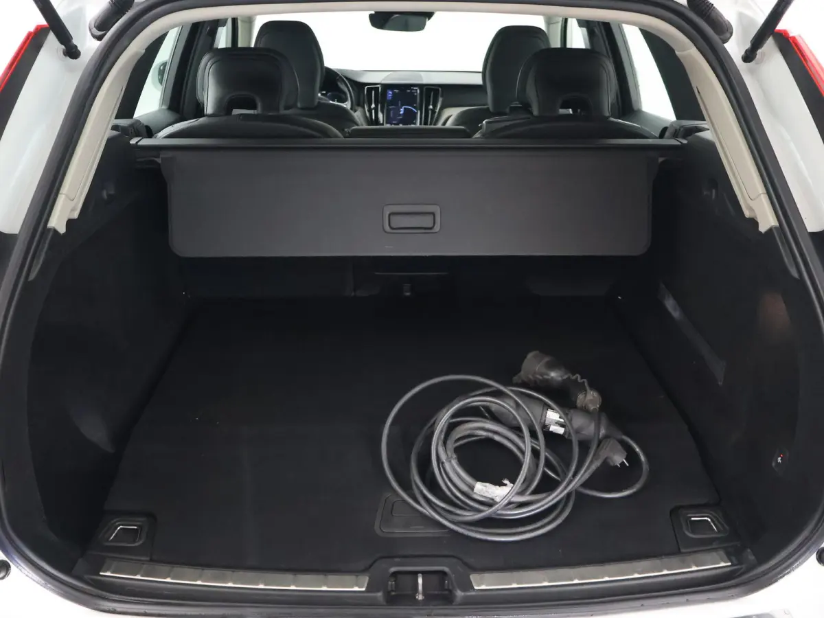 2.0 T8 TWIN ENGINE 390 PK AWD INSCRIPTION | TREKHAAK | PANORAMA | LEDER | 19 INCH
