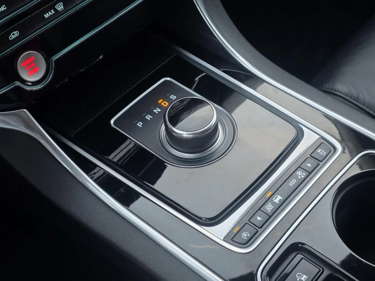 2.0 D Corporate Edition Prestige | Automaat | 81.433 km | Car-Pass | Leder | Stoelverwarming