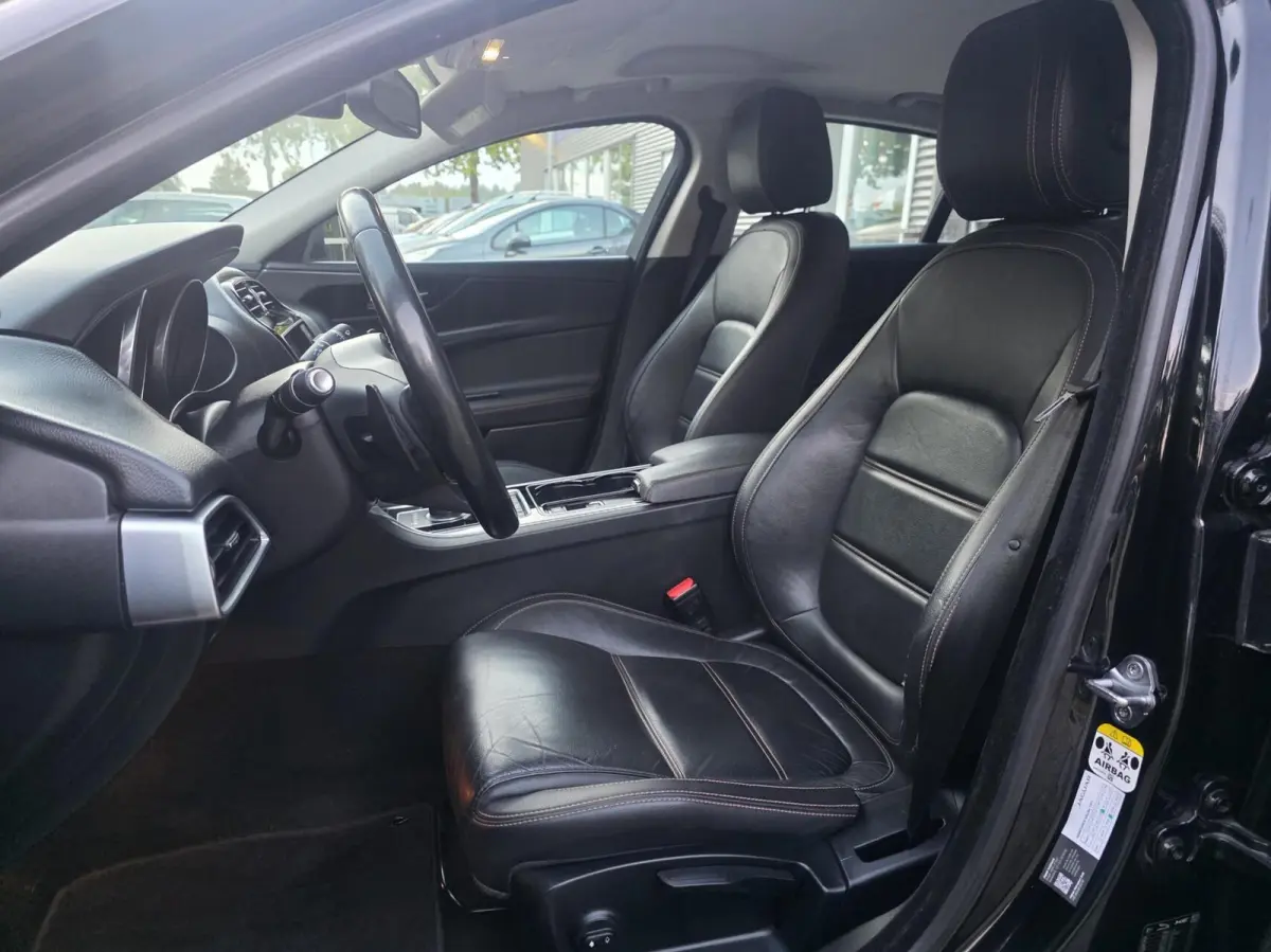 2.0 D Corporate Edition Prestige | Automaat | 81.433 km | Car-Pass | Leder | Stoelverwarming