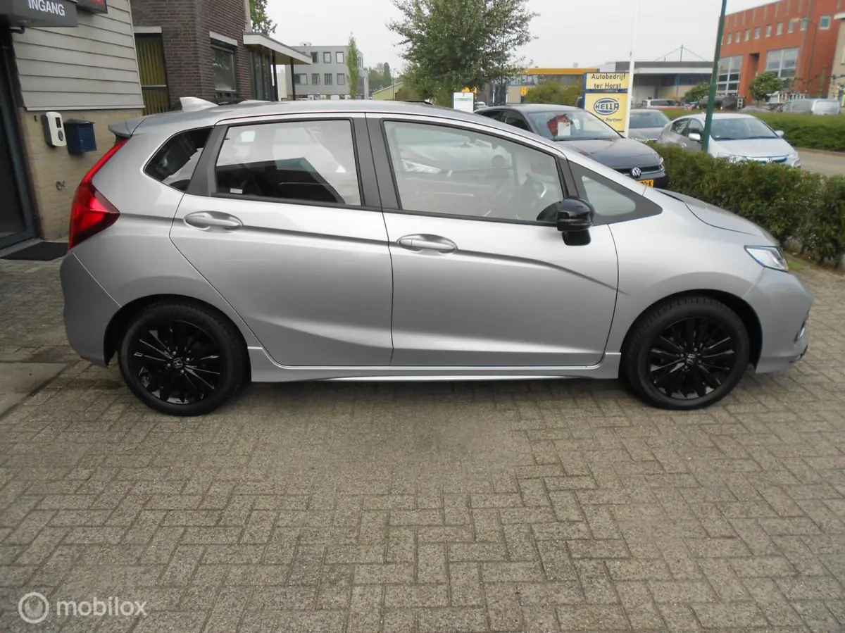 1.5 i-VTEC Dynamic Automaat 131 PK 68000 KM