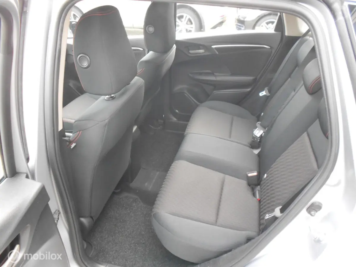 1.5 i-VTEC Dynamic Automaat 131 PK 68000 KM