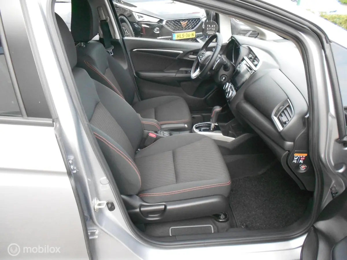 1.5 i-VTEC Dynamic Automaat 131 PK 68000 KM