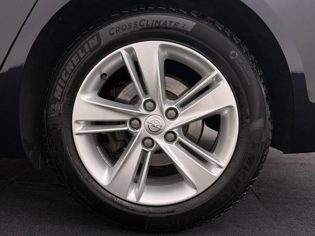 1.5 Turbo 165pk Innovation Trekhaak/Camera/Nav/ H.Leder/Ecc/4S.Banden