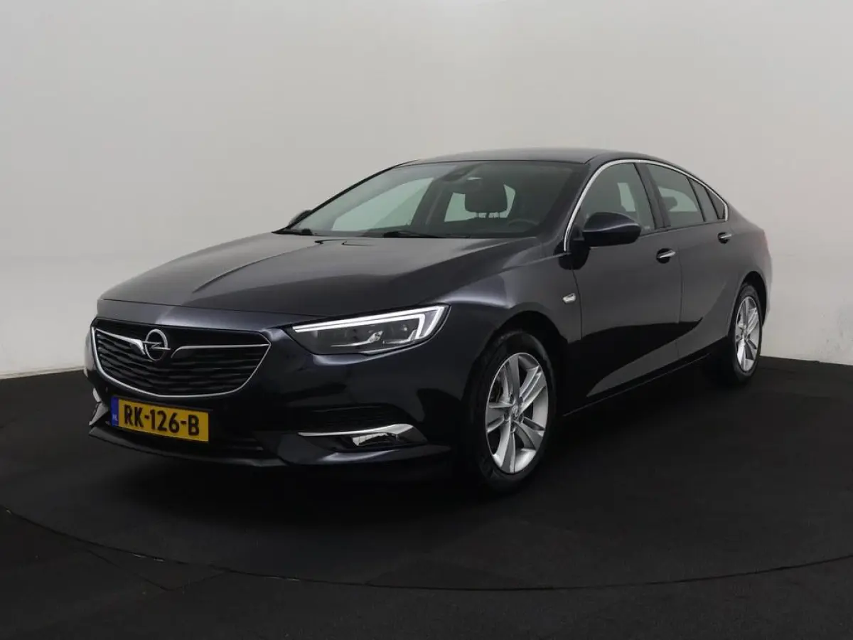 1.5 Turbo 165pk Innovation Trekhaak/Camera/Nav/ H.Leder/Ecc/4S.Banden