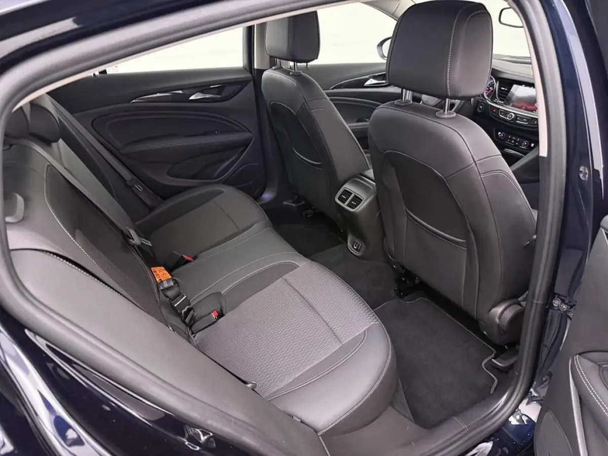 1.5 Turbo 165pk Innovation Trekhaak/Camera/Nav/ H.Leder/Ecc/4S.Banden