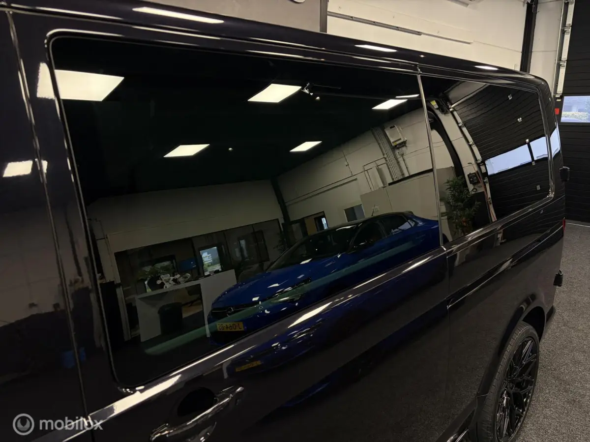 2.0 TDI L2H1 150 PK DUBBEL CABINE Highline BULLI 2x SCHUIFDEUR / AUTOMAAT / L2 / GESTOFFEERDE BAK / VIRTUAL DASH / LEDEREN INTERIEUR / 20'' LMV