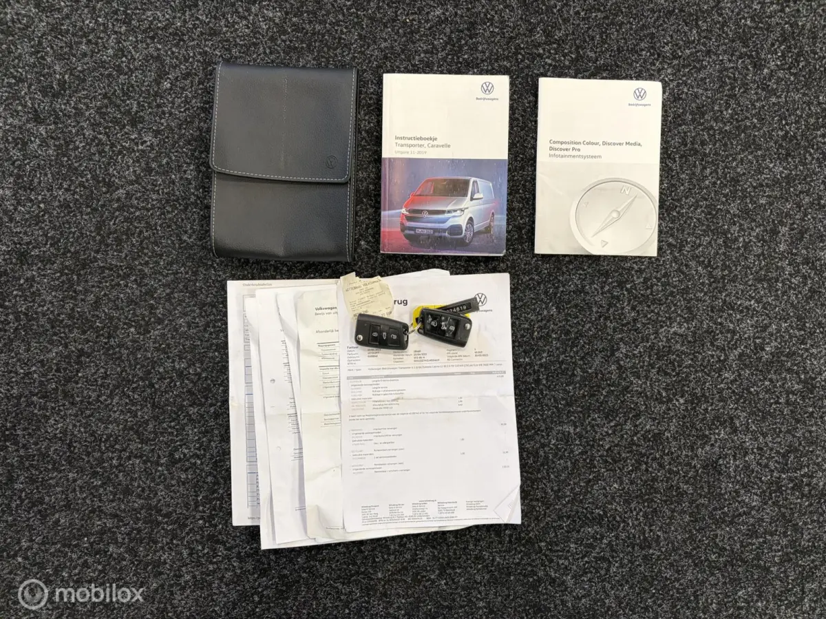 2.0 TDI L2H1 150 PK DUBBEL CABINE Highline BULLI 2x SCHUIFDEUR / AUTOMAAT / L2 / GESTOFFEERDE BAK / VIRTUAL DASH / LEDEREN INTERIEUR / 20'' LMV