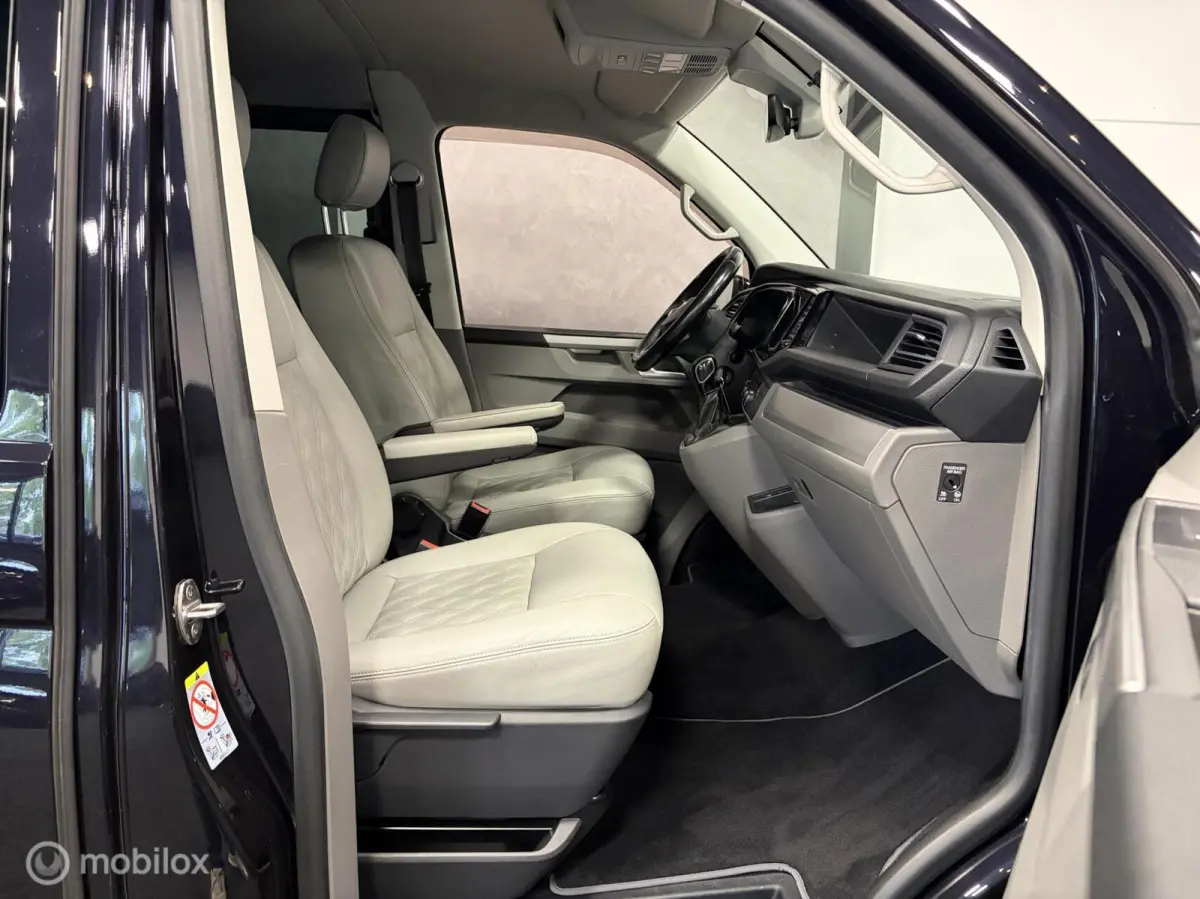 2.0 TDI L2H1 150 PK DUBBEL CABINE Highline BULLI 2x SCHUIFDEUR / AUTOMAAT / L2 / GESTOFFEERDE BAK / VIRTUAL DASH / LEDEREN INTERIEUR / 20'' LMV