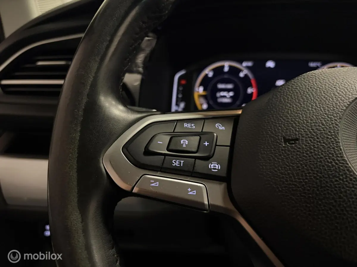 2.0 TDI L2H1 150 PK DUBBEL CABINE Highline BULLI 2x SCHUIFDEUR / AUTOMAAT / L2 / GESTOFFEERDE BAK / VIRTUAL DASH / LEDEREN INTERIEUR / 20'' LMV