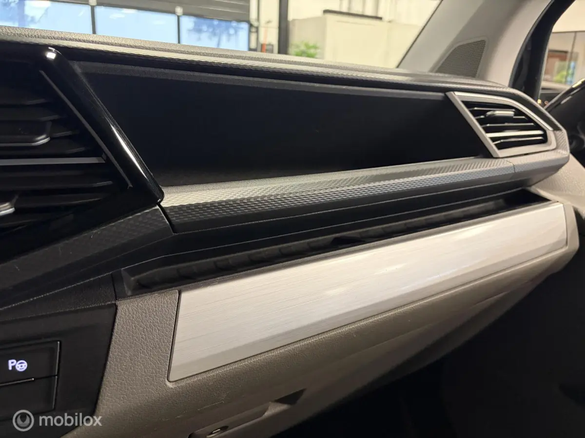 2.0 TDI L2H1 150 PK DUBBEL CABINE Highline BULLI 2x SCHUIFDEUR / AUTOMAAT / L2 / GESTOFFEERDE BAK / VIRTUAL DASH / LEDEREN INTERIEUR / 20'' LMV