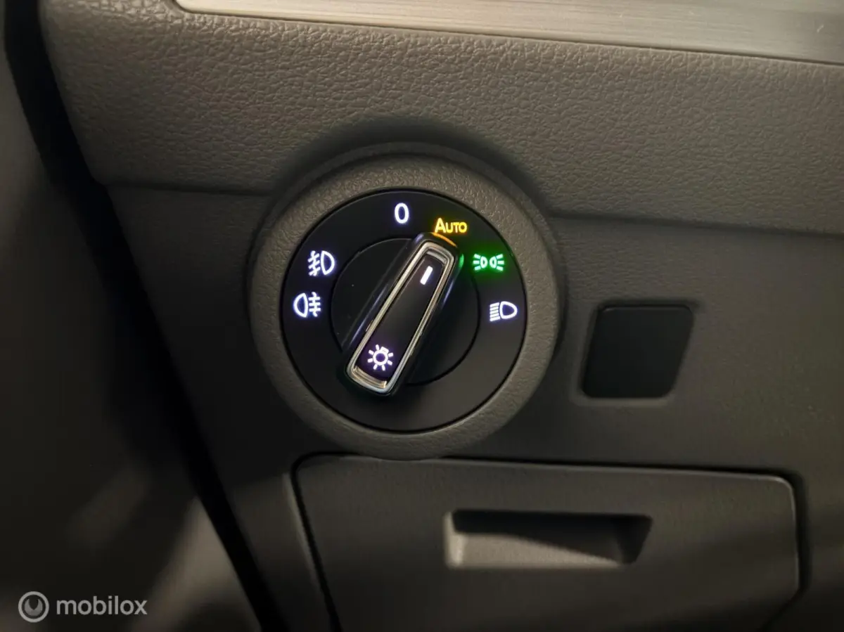 2.0 TDI L2H1 150 PK DUBBEL CABINE Highline BULLI 2x SCHUIFDEUR / AUTOMAAT / L2 / GESTOFFEERDE BAK / VIRTUAL DASH / LEDEREN INTERIEUR / 20'' LMV