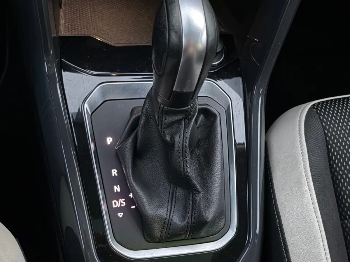 1.5 TSI Sport Business R,Apple Carplay navigatie,Pano,Camera,Climate Control