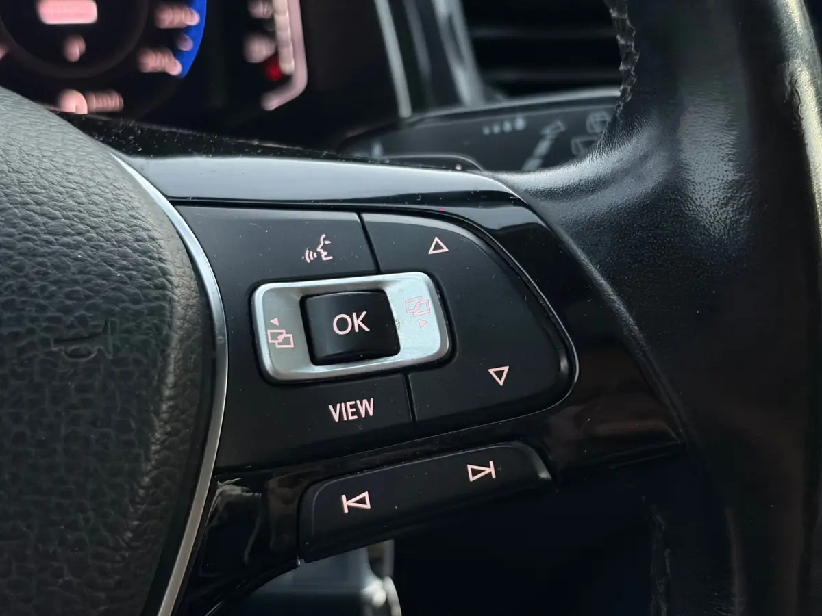 1.5 TSI Sport Business R,Apple Carplay navigatie,Pano,Camera,Climate Control