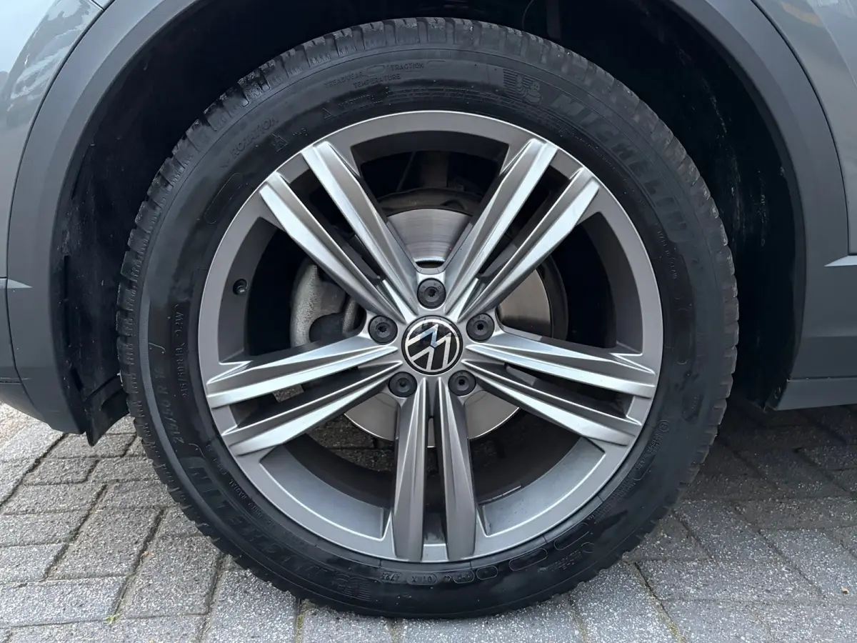 1.5 TSI Sport Business R,Apple Carplay navigatie,Pano,Camera,Climate Control