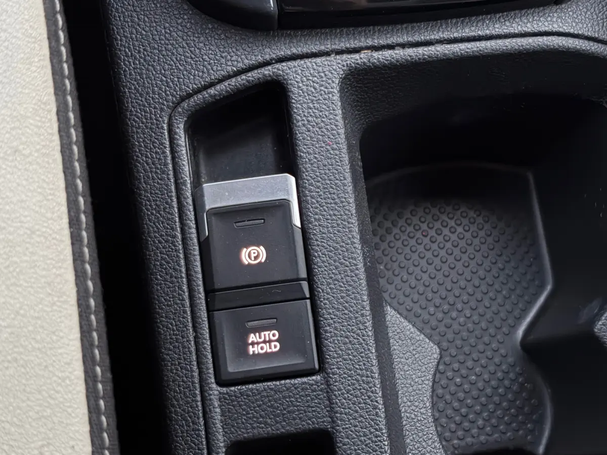 1.5 TSI Sport Business R,Apple Carplay navigatie,Pano,Camera,Climate Control