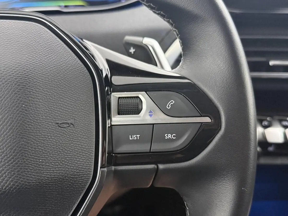 1.6 HYbrid 225pk Allure Camera/Keyless/4S.Banden/ Nav/Stoelverw./CarPlay/Led/H.Leder