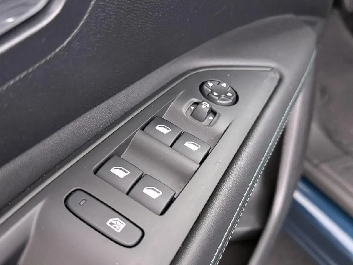 1.6 HYbrid 225pk Allure Camera/Keyless/4S.Banden/ Nav/Stoelverw./CarPlay/Led/H.Leder